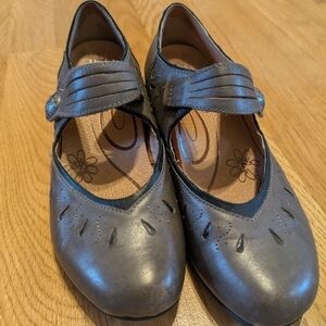 Aetrex Gray Leather Mock Strap